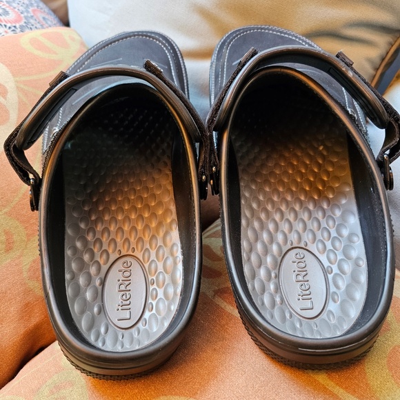 Yukon Vista Literide CROCS, EUC - Picture 7 of 11